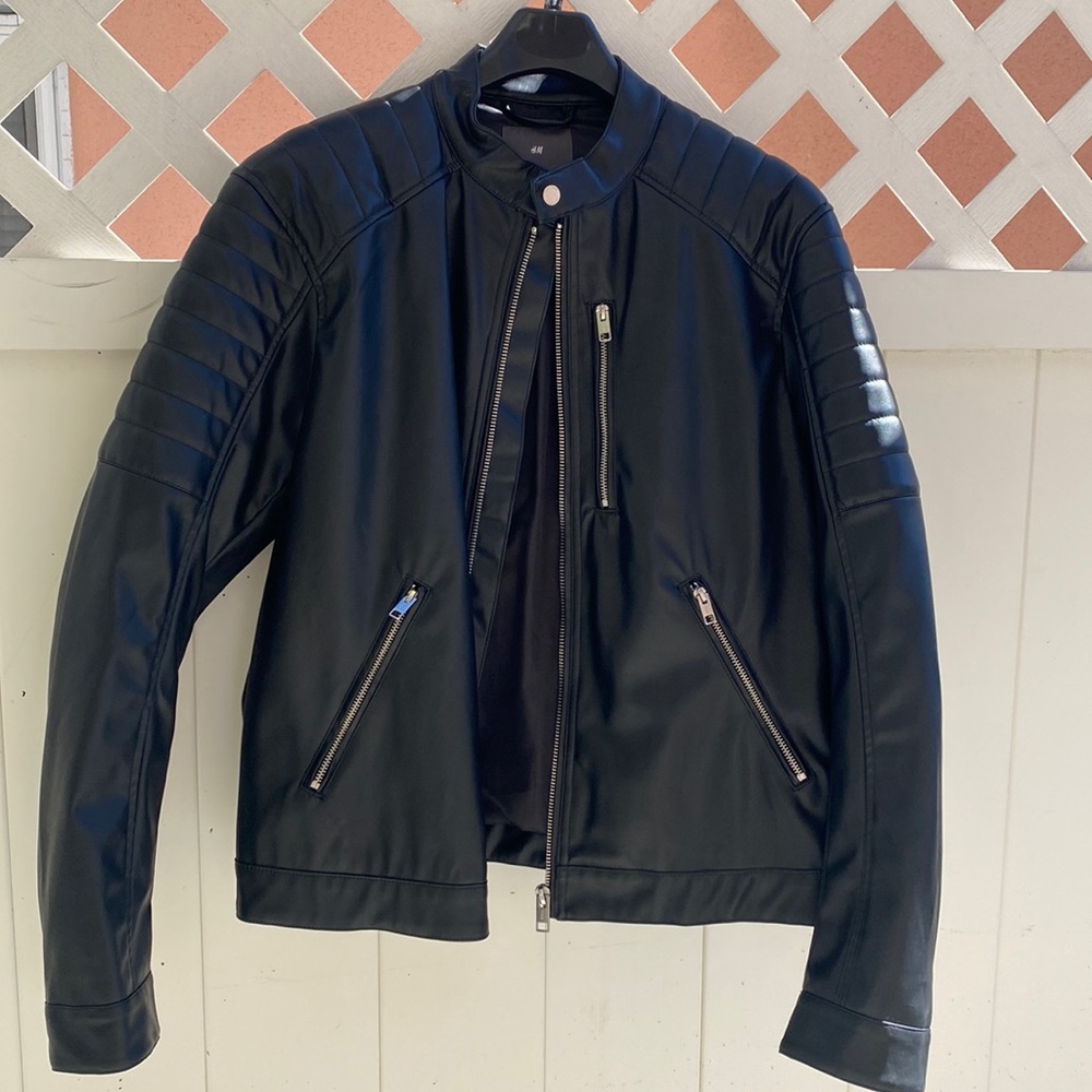 Brand: H&M (Men) Size: Large Color: Black